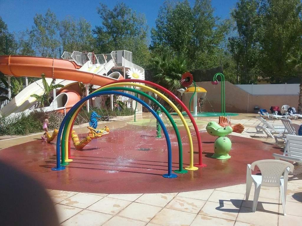 Camping Les Sables Du Midi Hotel Valras-Plage Bagian luar foto